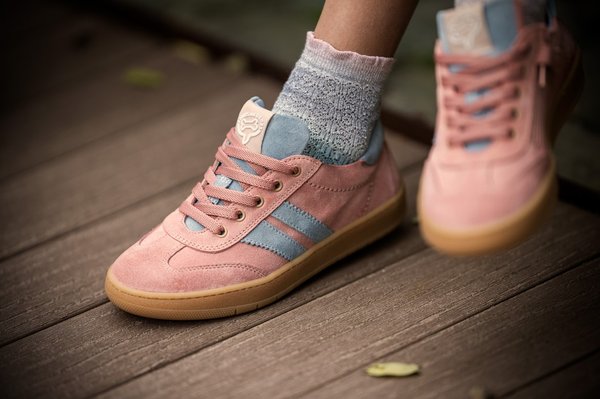 Choisir des baskets pour fille : alliez confort et tendance
